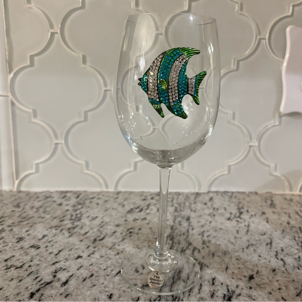 The Queens’ Jewels Turquoise Tropical Fish Jeweled Stemmed Wine Glass - Picture 1 of 3